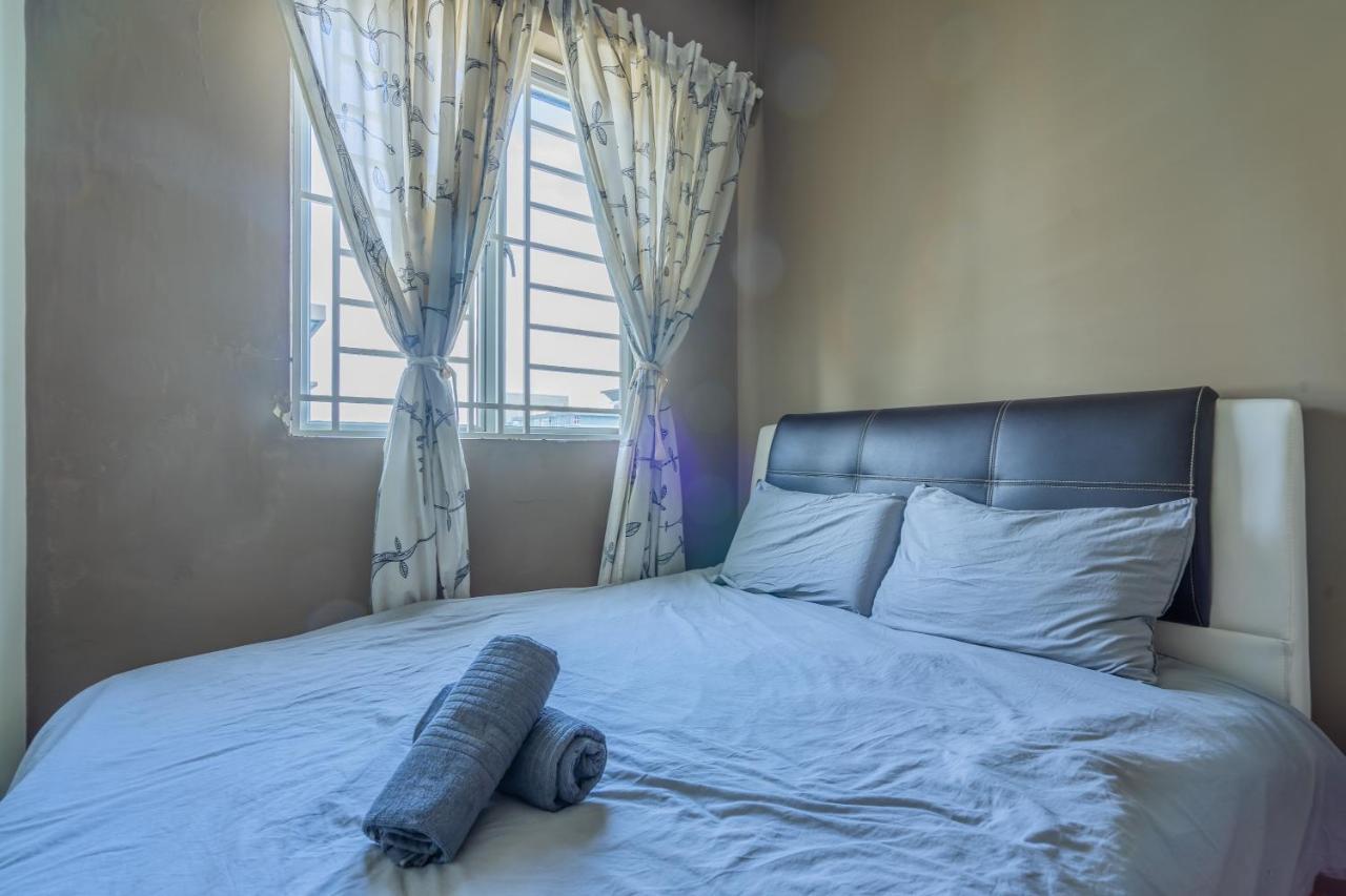 Cozy 2-Bedroom For 4 Pax With Pool - סובאנג ג'איה מראה חיצוני תמונה
